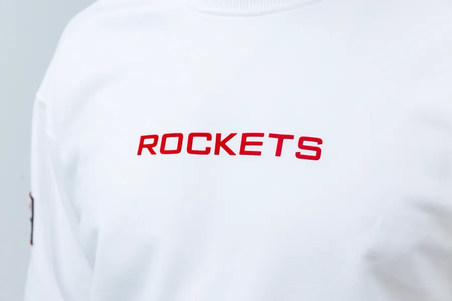 Белый свитшот ROCKETS без начёса, логотип ROCKETS крупным планом